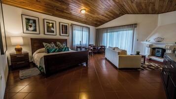 Minibar, in-room safe, individually furnished, desk