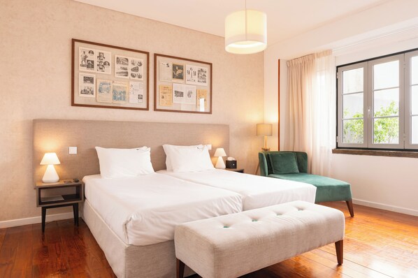 Comfort Twin Room (Large) | In-room safe, soundproofing, free WiFi, bed sheets