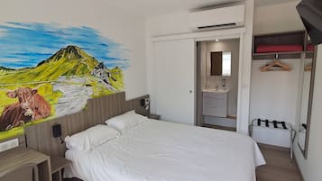 Superior Double Room | In-room dining