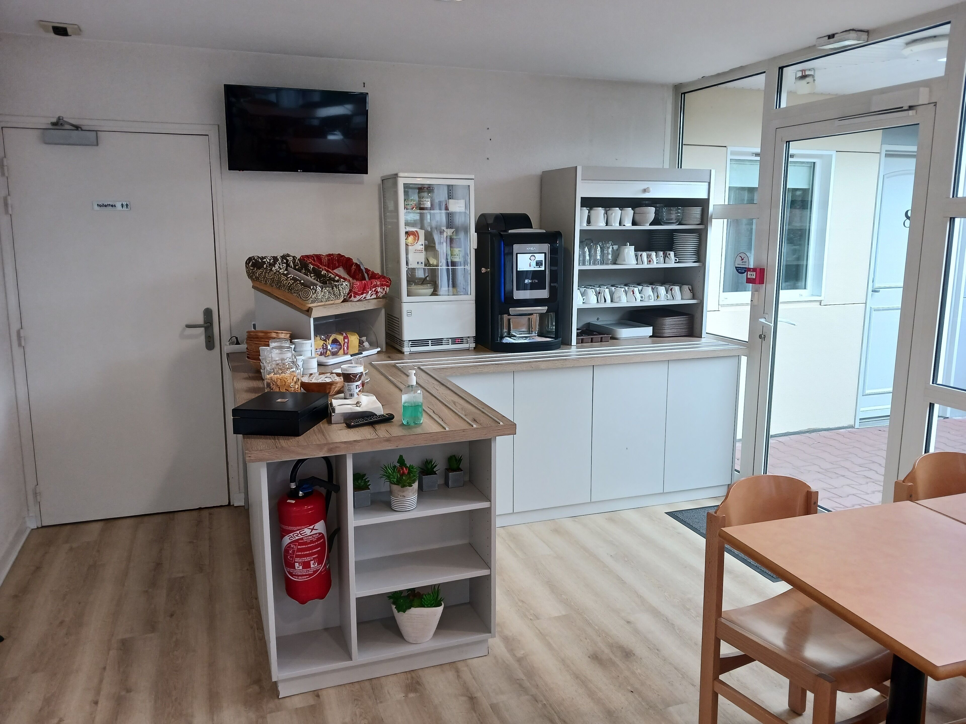 daily buffet breakfast (eur 8.5 per person)