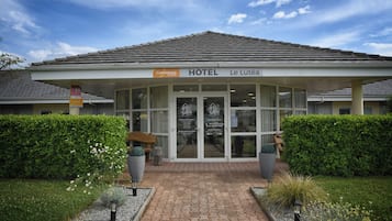 Fachada da propriedade