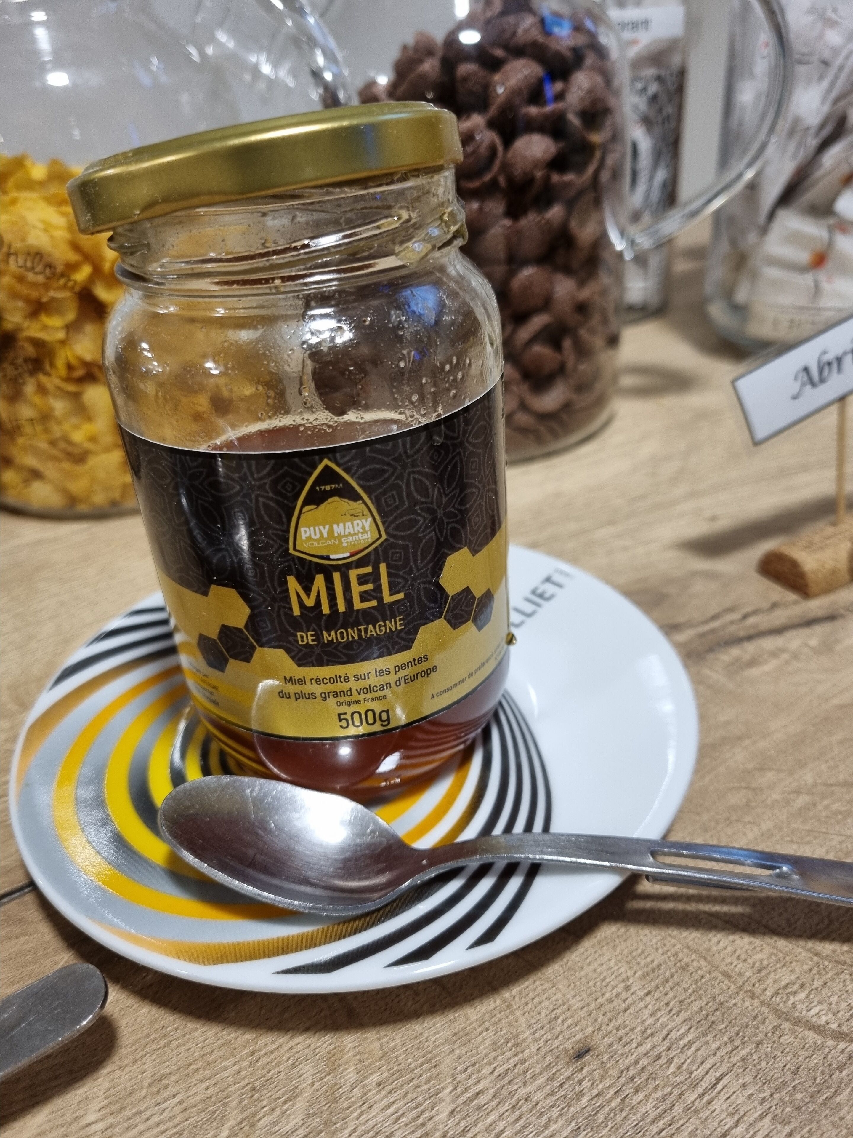 daily buffet breakfast (eur 8.5 per person)