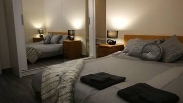 Deluxe Apartment, 2 Bedrooms | 1 bedroom, premium bedding, iron/ironing board, free WiFi