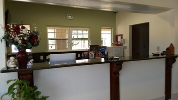 Check-in/check-out kiosk