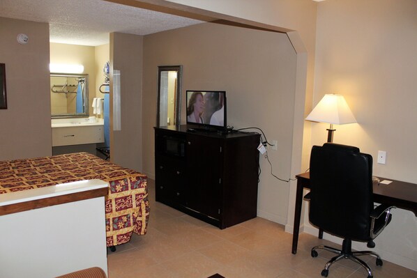 1 bedroom, desk, blackout curtains, soundproofing