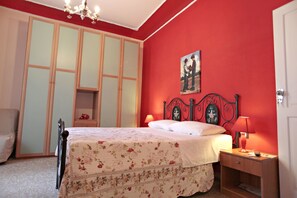 Comfort Room, 1 Bedroom | Desk, laptop workspace, free WiFi