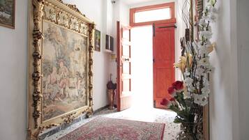 Nội thất lối vào