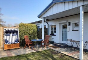 Outdoor dining - House 7 "Beach Pirate" (ID 023) (Room category) - House 7 "Beach Pirate" (ID 023) (Sankt Peter-Ording)