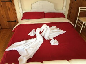 Triple Room, Balcony | Desk, iron/ironing board, rollaway beds, free WiFi - Starshinezzz (Trimdon Station)