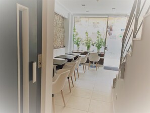 Double Room | Living area | Flat-screen TV