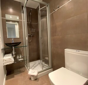 Double Room | Bathroom