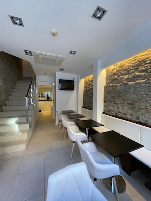 Dining - Hostal Somnis (Suria)