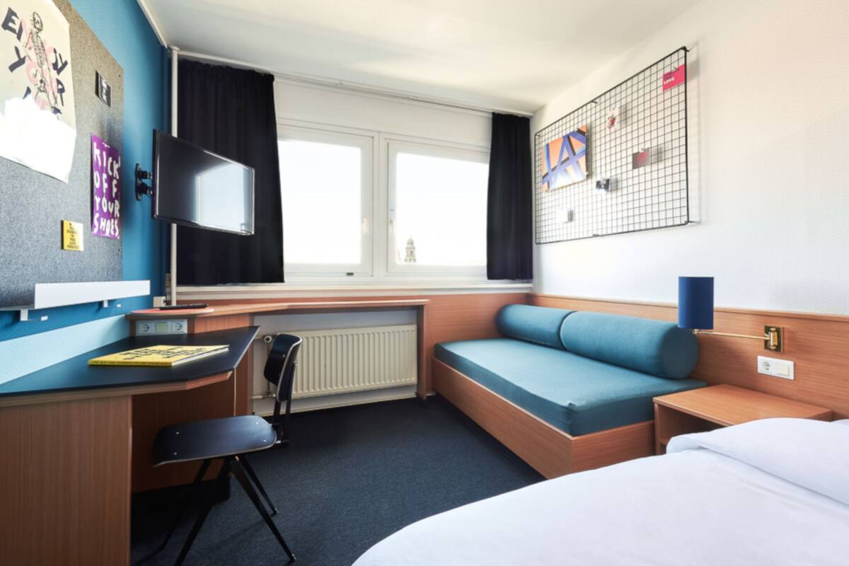 Standard Twin Room | 1 bedroom, desk, soundproofing, WiFi (free)