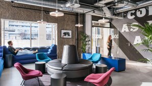 Lobby sitting area - The Student Hotel Dresden (Dresden)