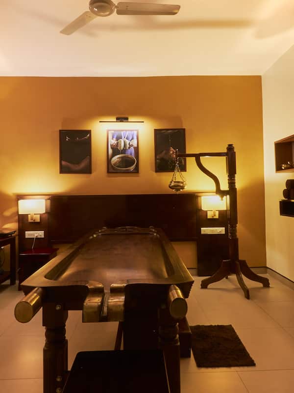 身體療程、阿育吠陀療法、2 間療程室、按摩服務