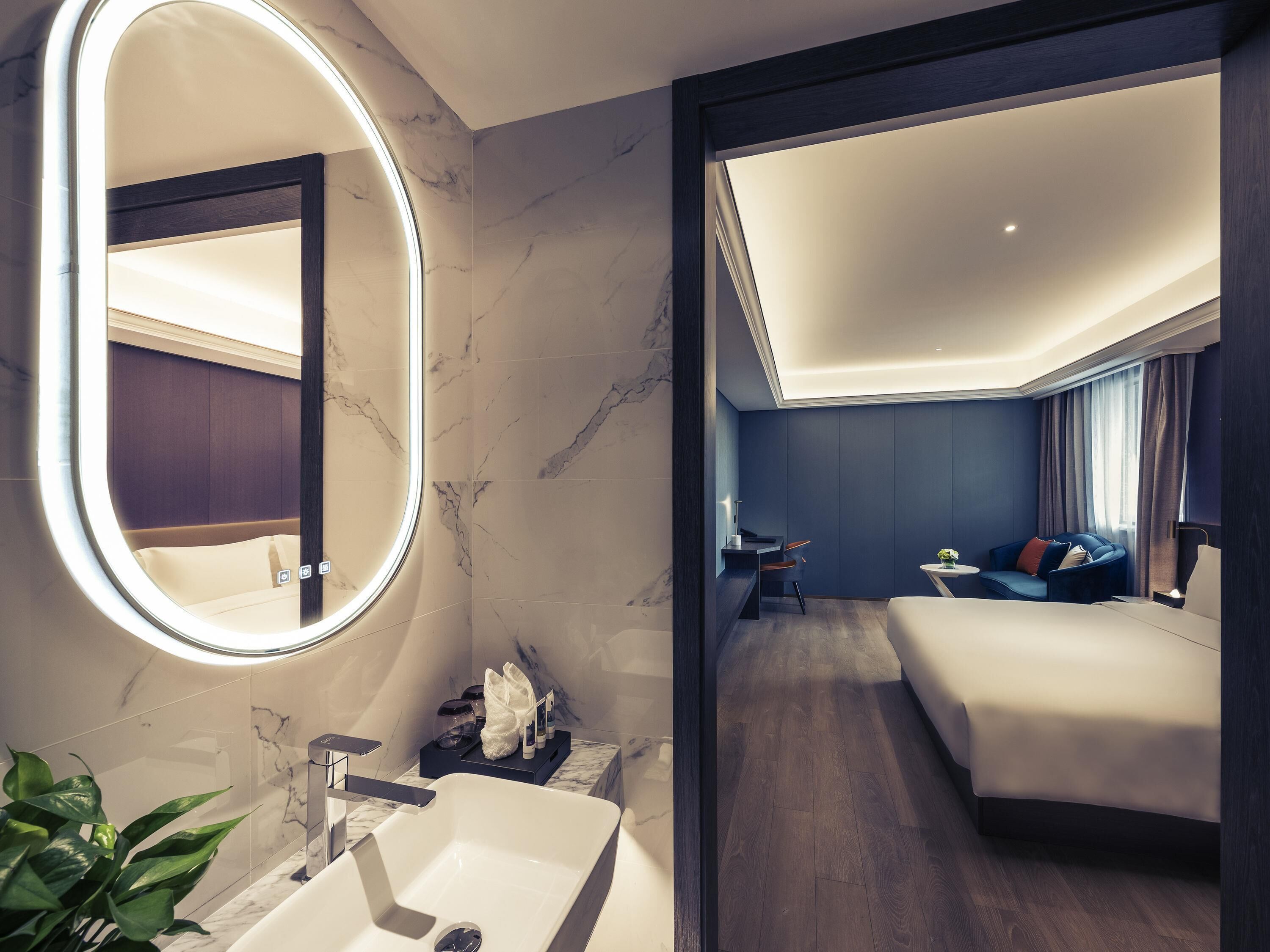 行政套房, 1 张特大床 | 防过敏的被褥、迷你吧、客房内保险箱、办公桌