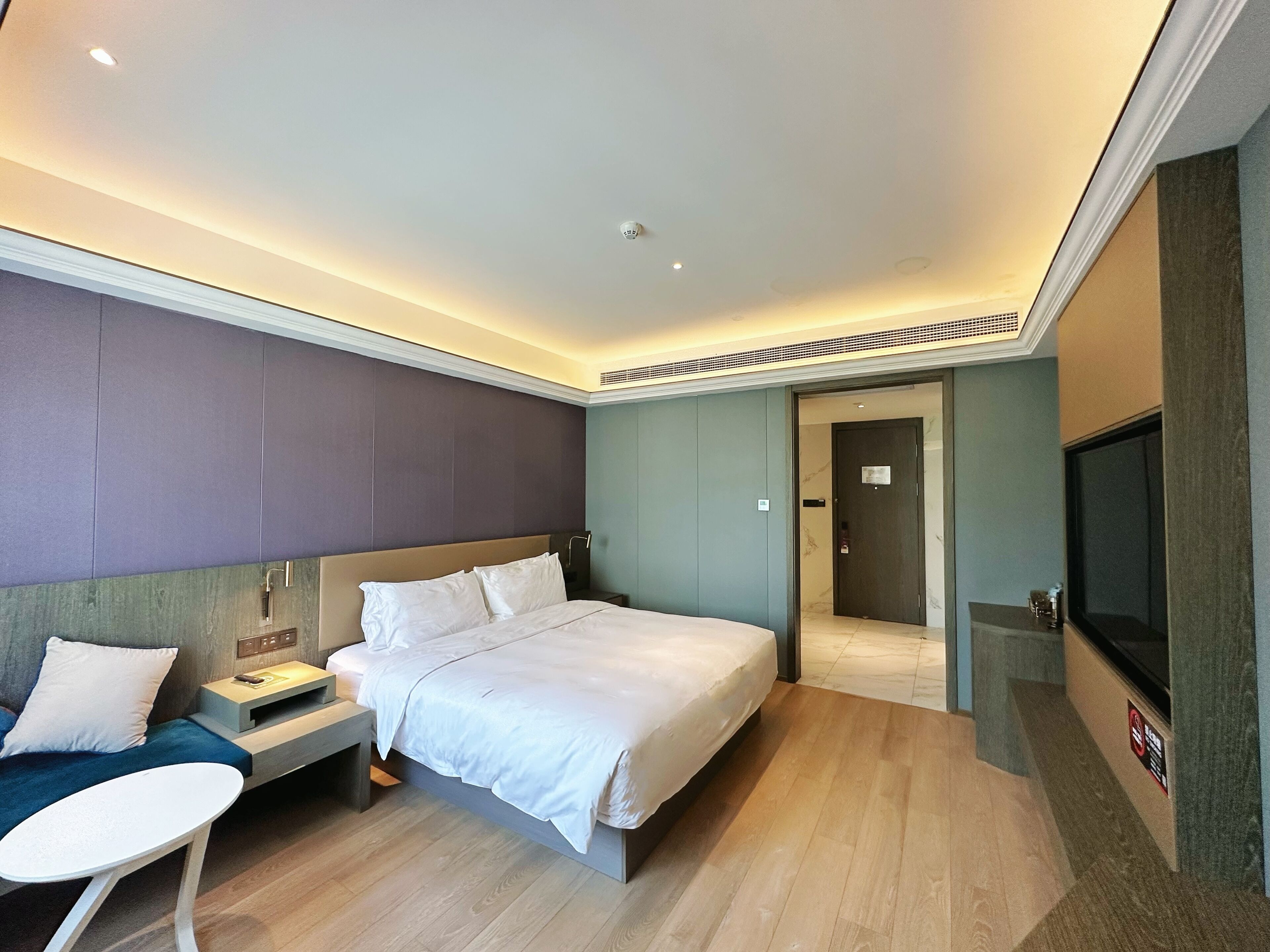 Ropa de cama hipoalergénica y minibar 