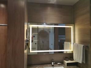 Roupas de cama premium, edredons de pluma, cortinas blackout