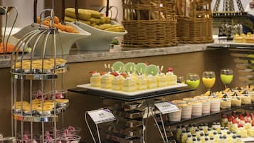 Breakfast, lunch, dinner served; international cuisine