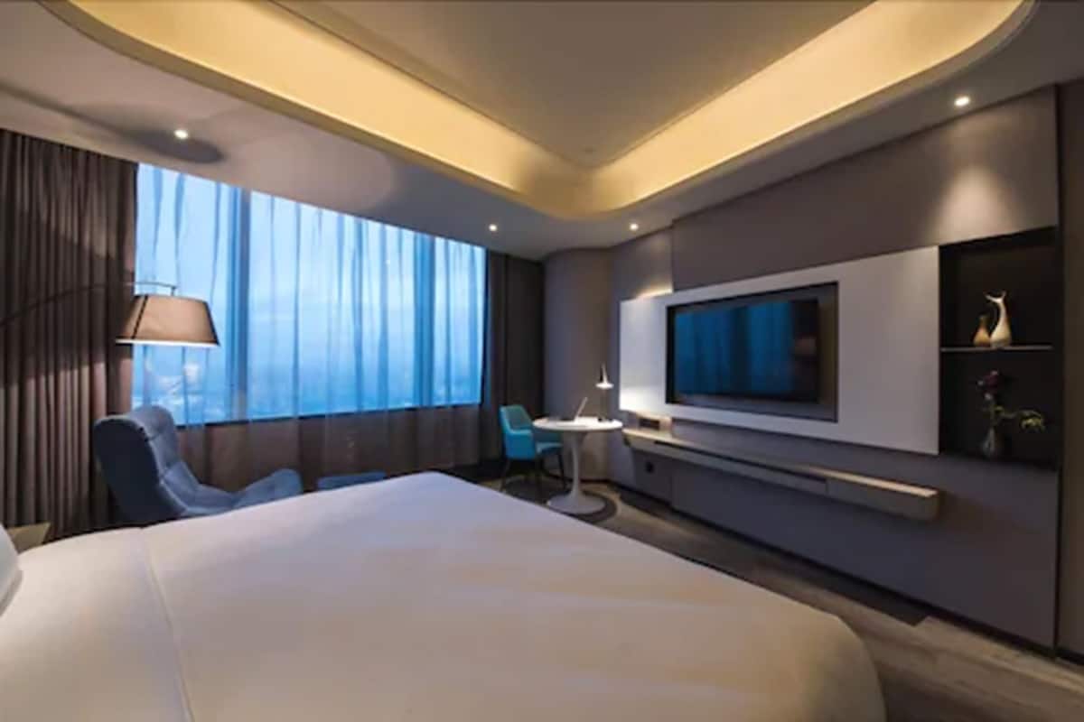 Habitació Deluxe, 1 llit de matrimoni gran, vistes al riu | 1 dormitori, roba de llit d'alta qualitat i minibar