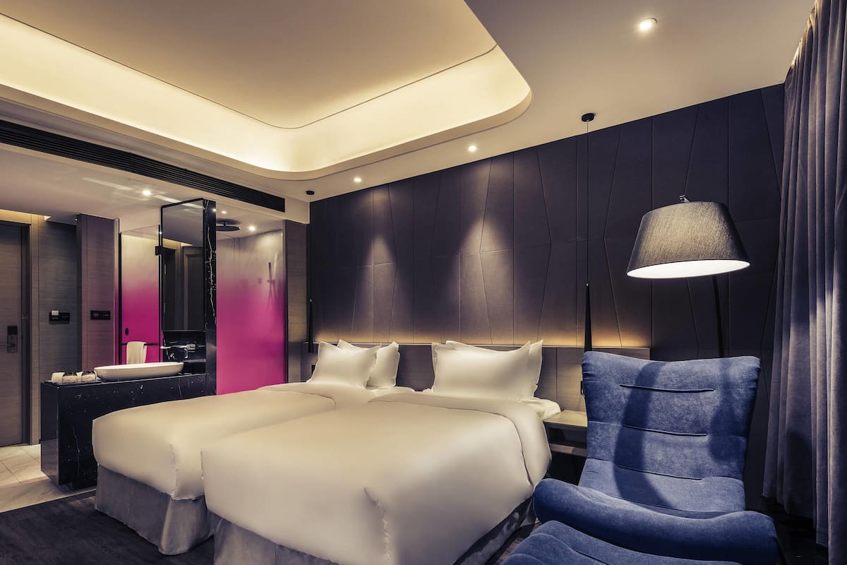 Habitació superior, 2 llits individuals | 1 dormitori, roba de llit d'alta qualitat i minibar