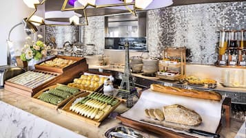 Frühstück, Mittagessen, Abendessen, internationale Küche