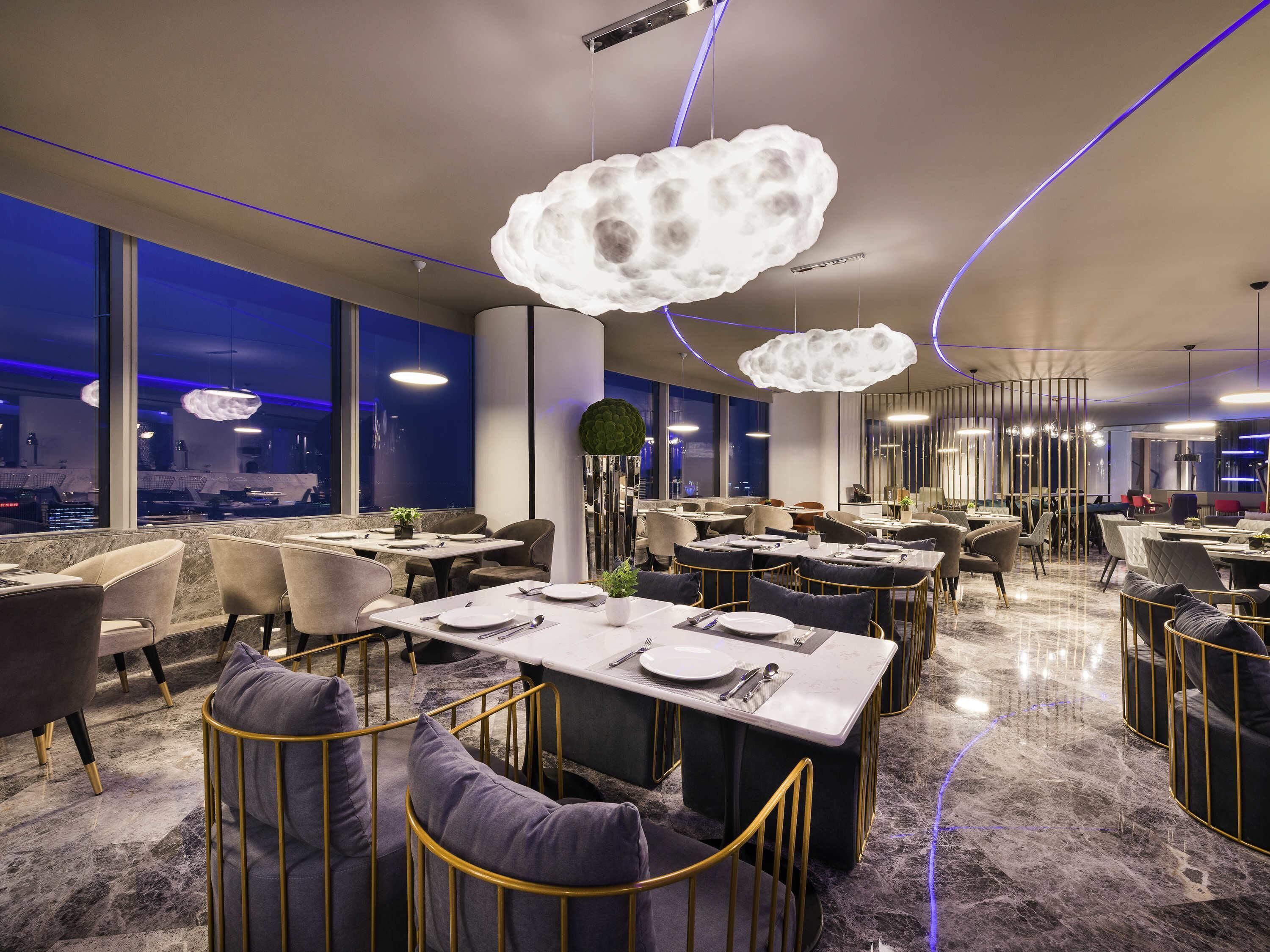 Breakfast, lunch, dinner served; international cuisine 