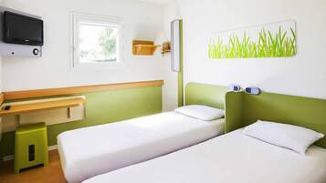 Chambre avec lits jumeaux, 2 lits une place | Couette en duvet d'oie, bureau