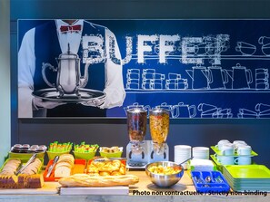 Café da manhã com buffet todos os dias mediante uma taxa