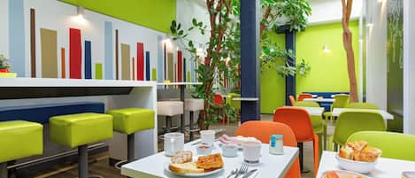 Buffet déjeuner servi en supplément en semaine