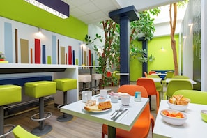 Buffet breakfast on weekdays (EUR 9.9 per person)