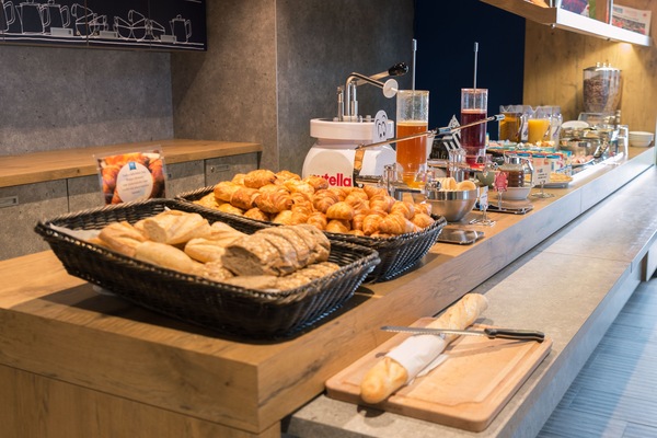 Daily buffet breakfast for a fee