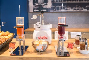 Frokostbuffé hver dag (mot et tillegg)