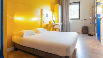 2 bedrooms, laptop workspace, soundproofing, iron/ironing board