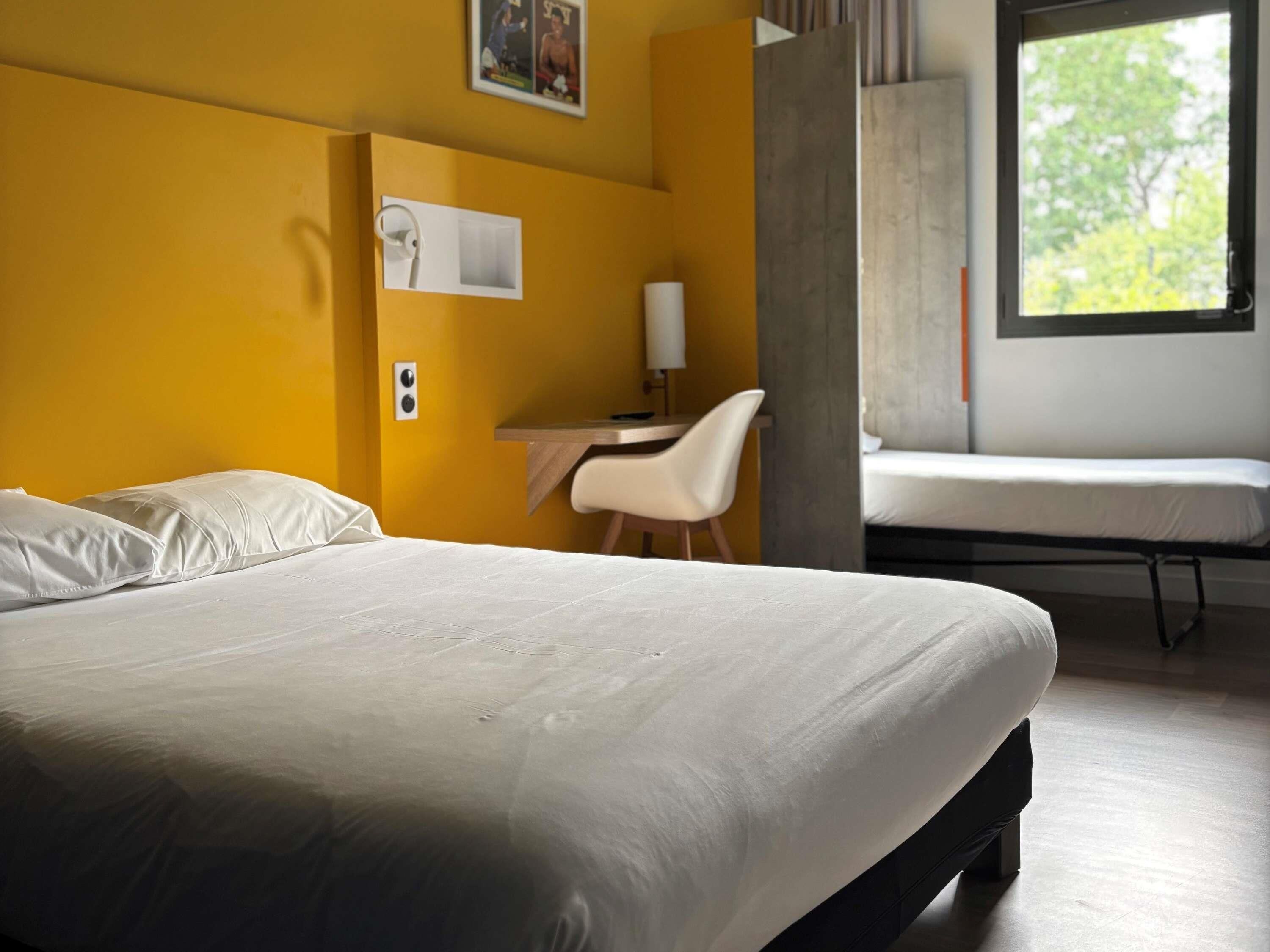 2 bedrooms, laptop workspace, soundproofing, iron/ironing board