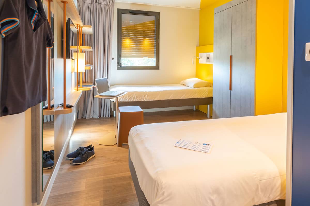 Triple Room, Multiple Beds
