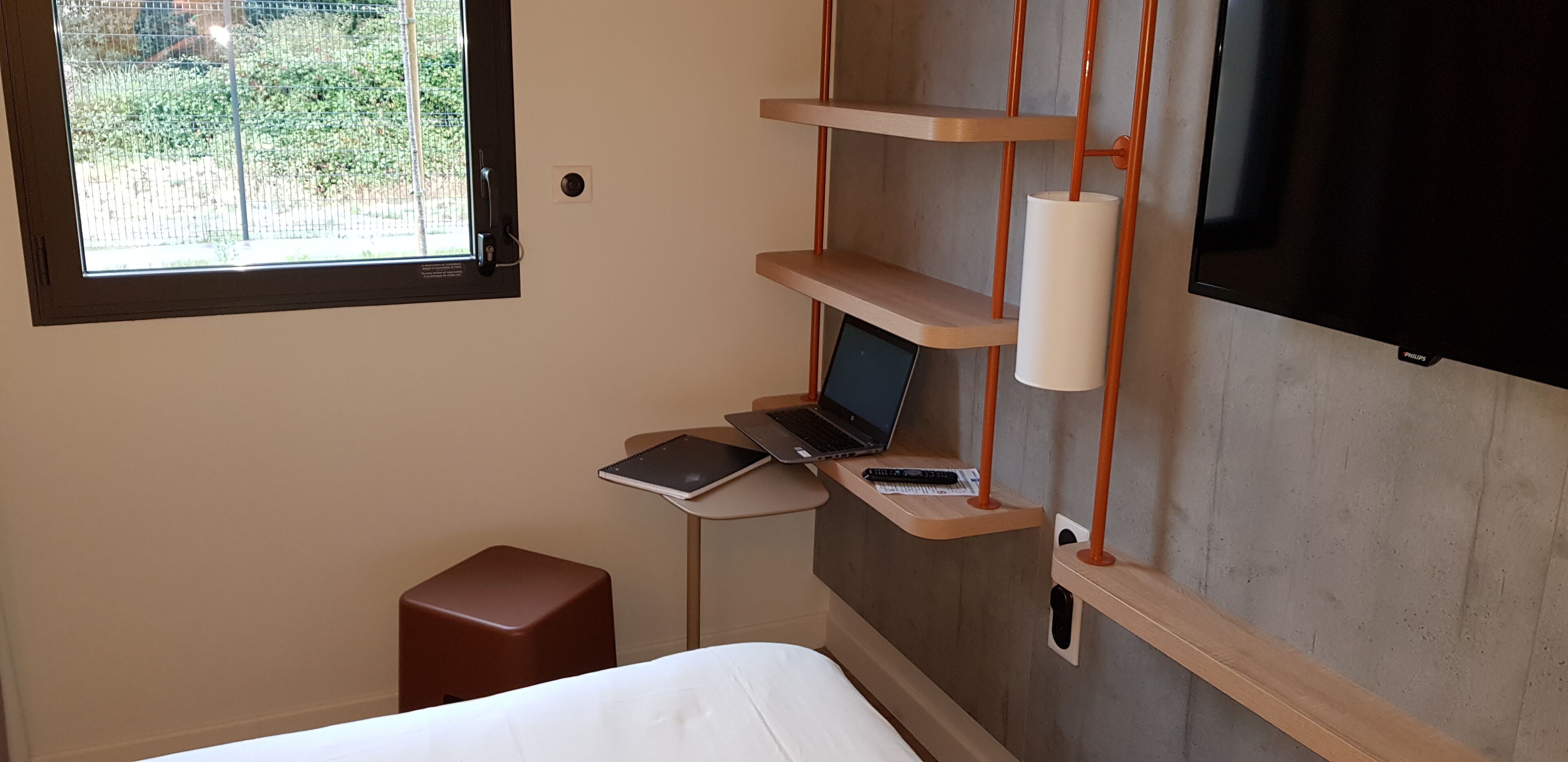 2 bedrooms, laptop workspace, soundproofing, iron/ironing board