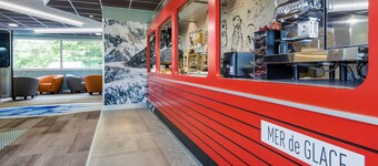 萨朗切勃朗峰乡村宜必思尚品酒店
