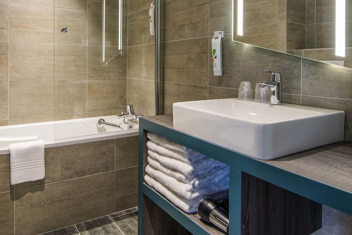 standard suite, 1 double bed with sofa bed | premium bedding, desk, soundproofing, iron/ironing board