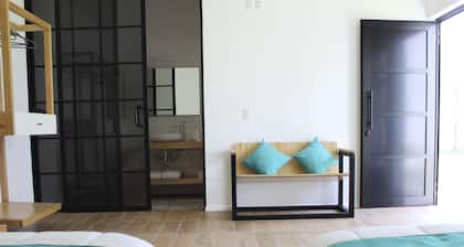 Lila & Co Hotel Boutique
