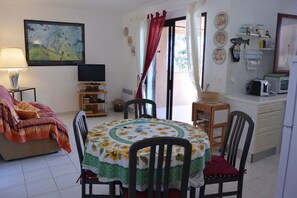 TV - APARTMENT ORO 53- 3*- SEA VIEW - BEACH ON FOOT - FAVONE (FAVONE CONCA)