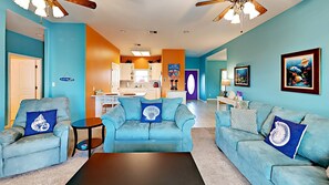 Een televisie en tafelvoetbal