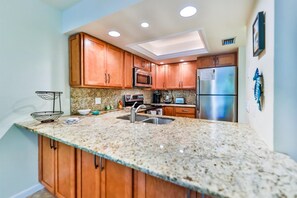 Kühlschrank, Ofen, Herdplatte, Geschirrspüler