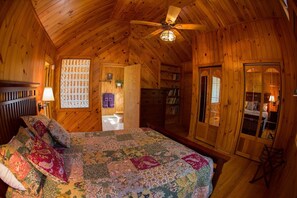 4 Schlafzimmer, Schreibtisch, Bügeleisen/Bügelbrett, WLAN
