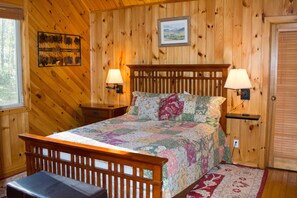 4 bedrooms, desk, iron/ironing board, WiFi
