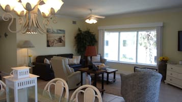 Smart TV, DVD player, aparelho de som