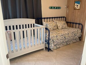 5 Schlafzimmer, Bügeleisen/Bügelbrett, Reisekinderbett, WLAN