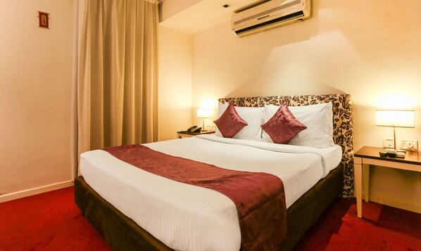 Standard Room | Desk, rollaway beds, free WiFi