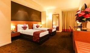 Phòng Premium | Bàn, giường gấp/giường phụ (phụ phí)