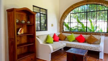 Traditional Studio Suite, 1 King Bed | Living room | LED TV